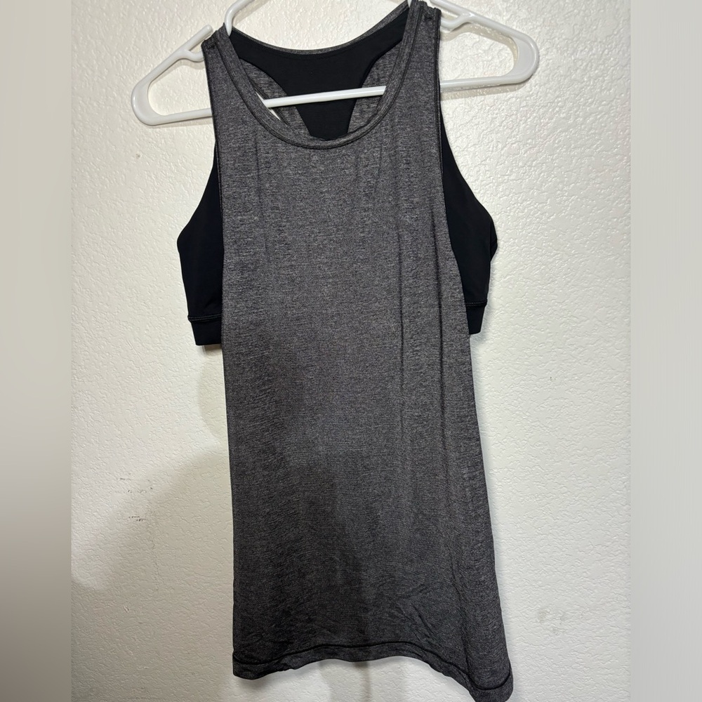 Lululemon top